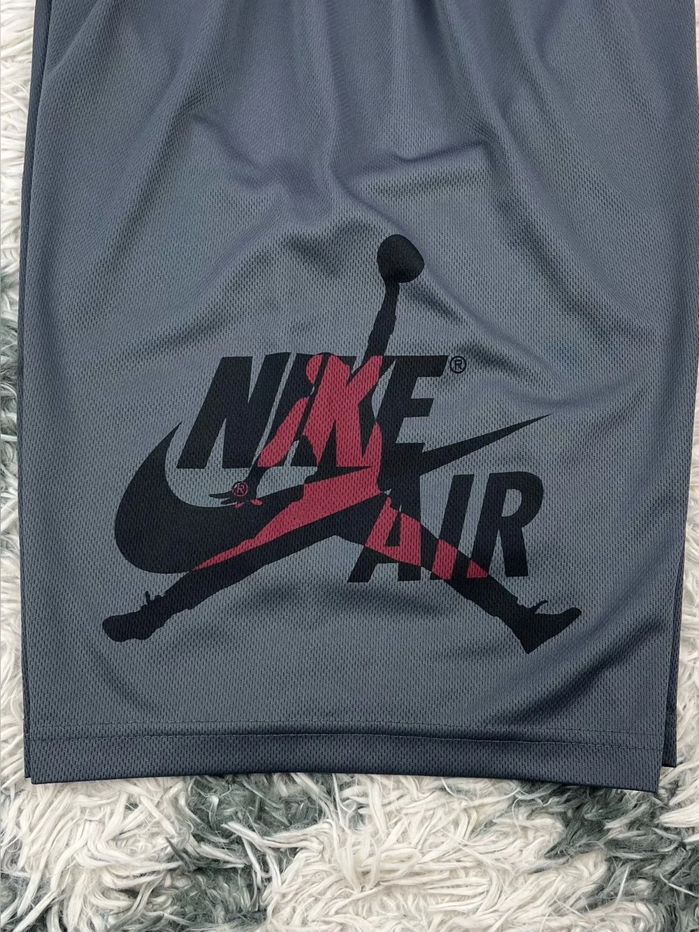 Nike Air Jordan Boys Youth Gray Logo Athletic Basketball Mesh Shorts Size XL